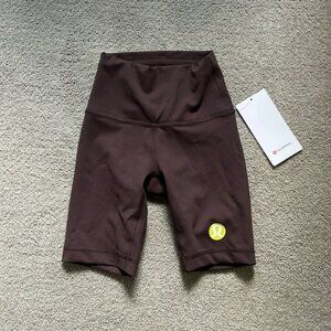 Lululemon Wunder Train 8 inch shorts